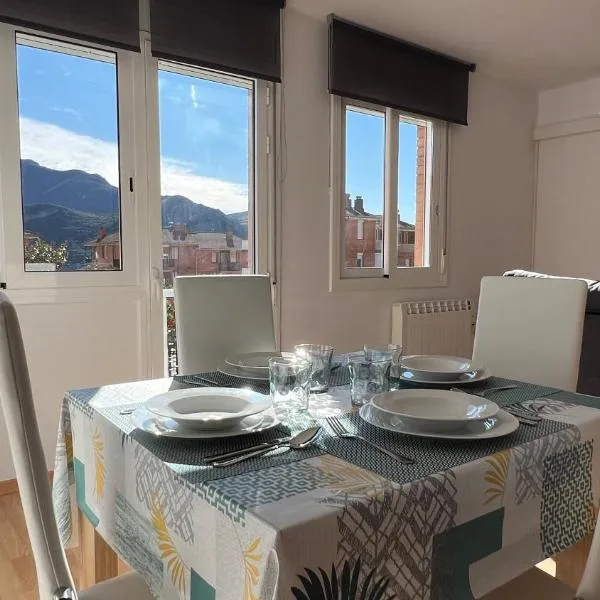 Apartament per 4 al Berguedà, hotel v destinaci Sant Jordi de Cercs