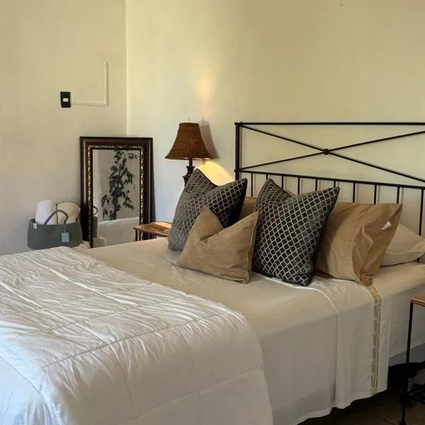 Cerca de Aeropuerto , bleseed house, hotel a Monte Adentro