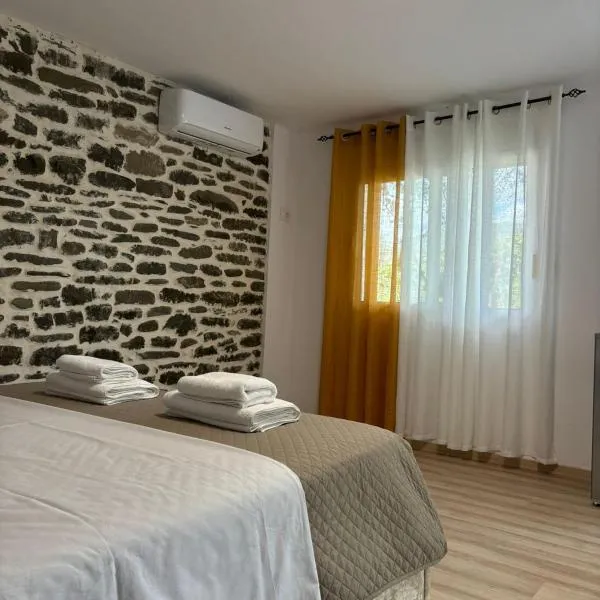 Honey Hill Villa, hotel in Përmet