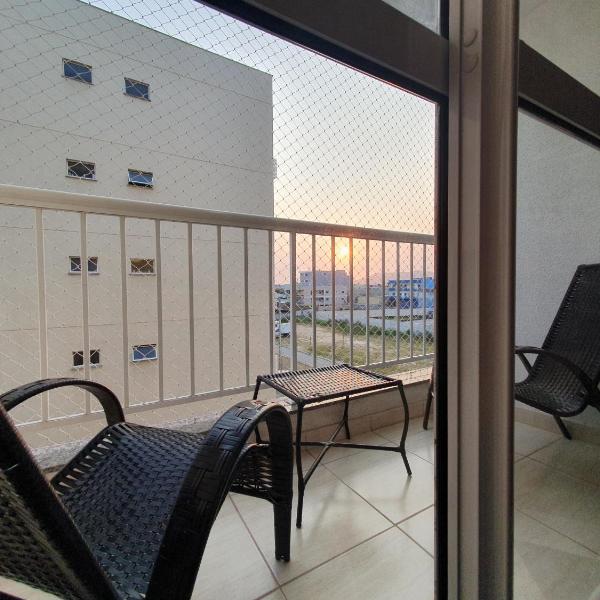 AP centro ao lado do comércio piscina quartos com ar condicionado e estacionamento - Foto 5