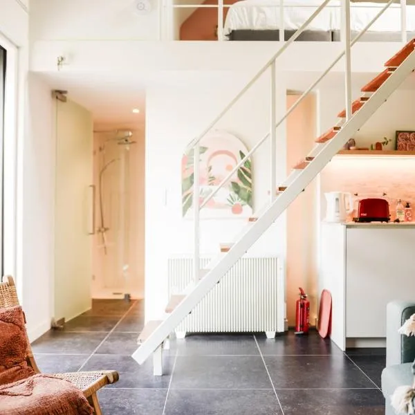 Finca Feliz with private jacuzzi & sauna, מלון באוסטקמפ