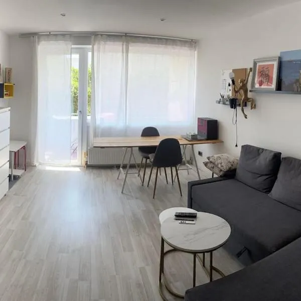 Moderne 1-Zimmer Wohnung stadtnah, hotel v destinaci Neu-Ulm
