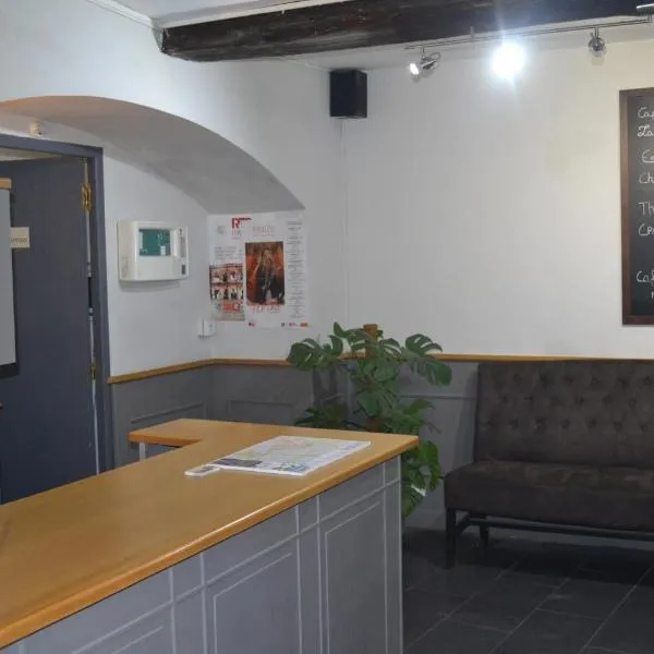Hôtel Concorde - Centre ville de Nimes – hotel w mieście Nîmes