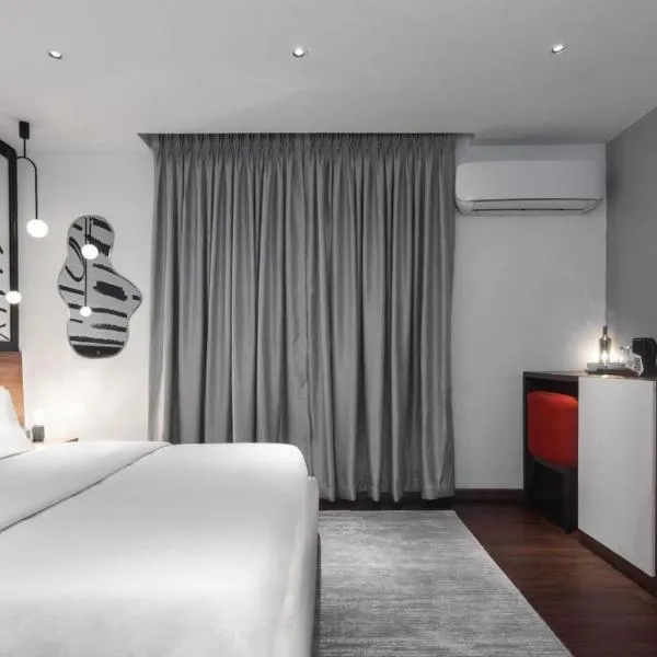 Ivy Lush Hotel โรงแรมในWarri