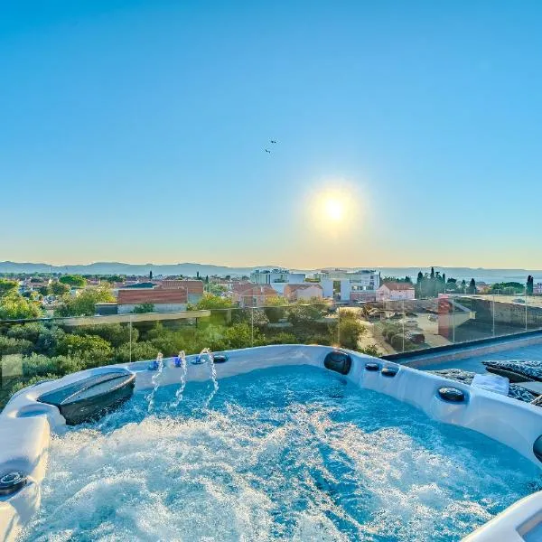 Biograd Sunset Penthouse with spectactular view and jacuzzi, hotel in Biograd na Moru