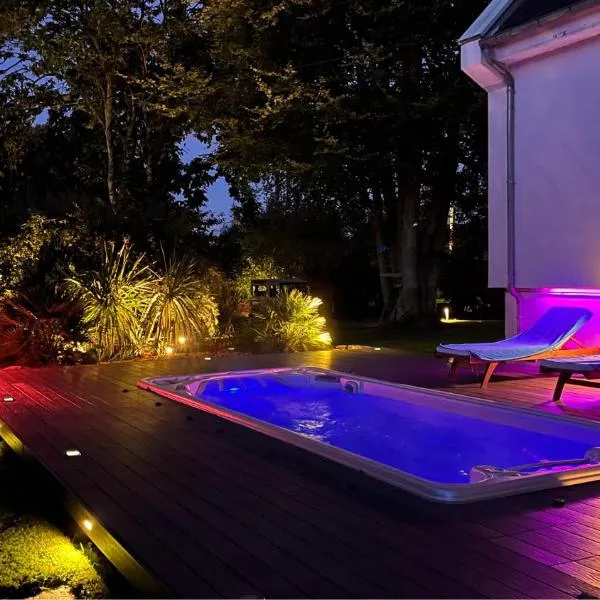 EDEN Locquirec - Piscine & Spa Chambre d hôtes, hotel v destinácii Locquirec