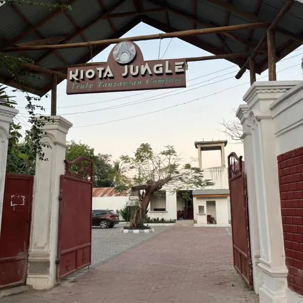 Kiota jungle homestay, hotel in Dar es Salaam