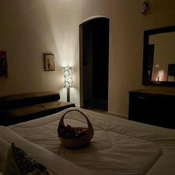 Green Residency, Eco-Friendly Guestrooms available for Families near Islamabad and Murree, hotel in Islamabad