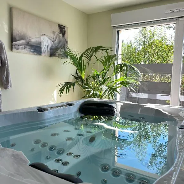 LA VALENTINE Love room GITES DES 3 LAVOIRS, hotel v destinaci Bourogne