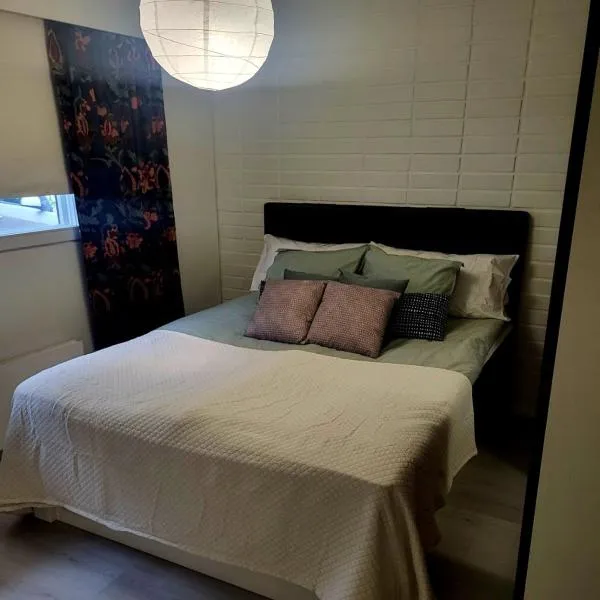 Tilava uudistettu perheasunto, hotel a Rovaniemi