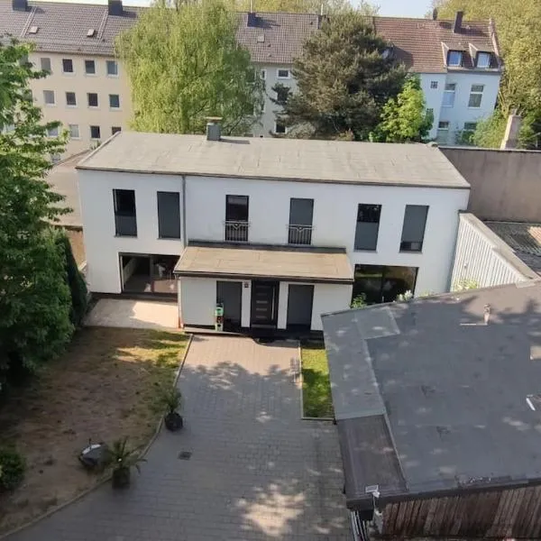 Big comfort Bungalow incl Carcharger, hotel in Gelsenkirchen