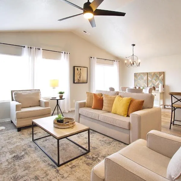 Relaxing Mineral Spa with Heated Game Room, hótel í Meridian