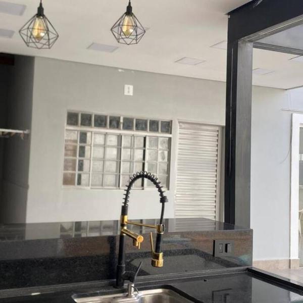 Casa em Barretos com piscina e ar-condicionado - Foto 3