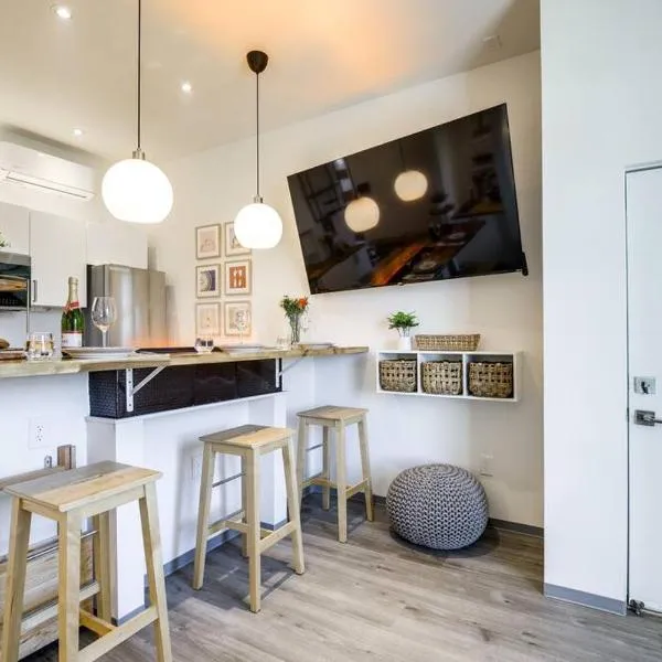 Luxury Barndo 2AN Europe Style Farm Stay Chickens, ξενοδοχείο σε Jefferson City