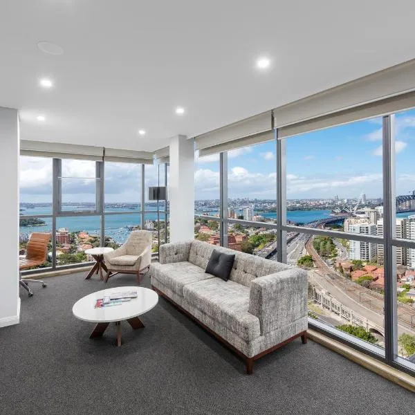 Meriton Suites North Sydney, готель у Сіднеї