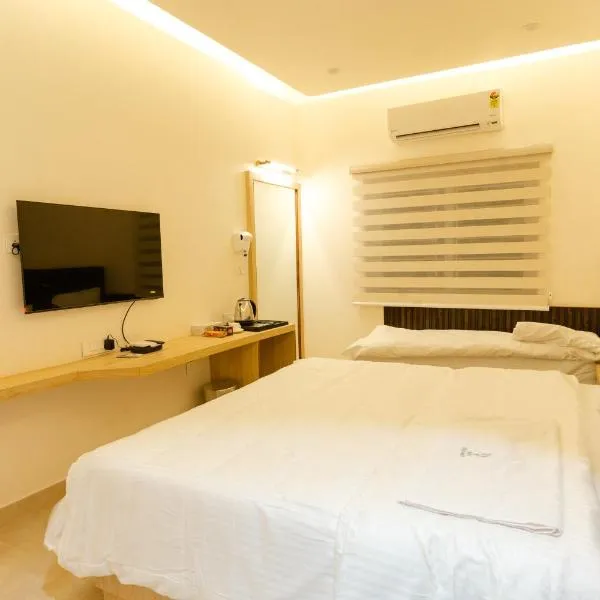 Sri Senthoor Velavan Palace SSV Palace, hótel í Tiruchchendūr