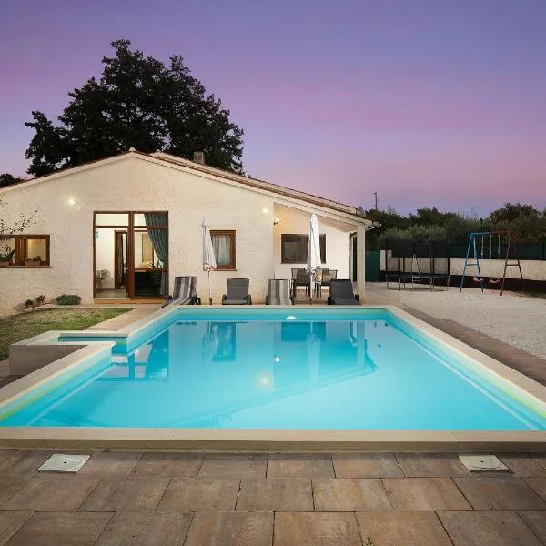 KUŽINIĆI、Divšićiのホテル