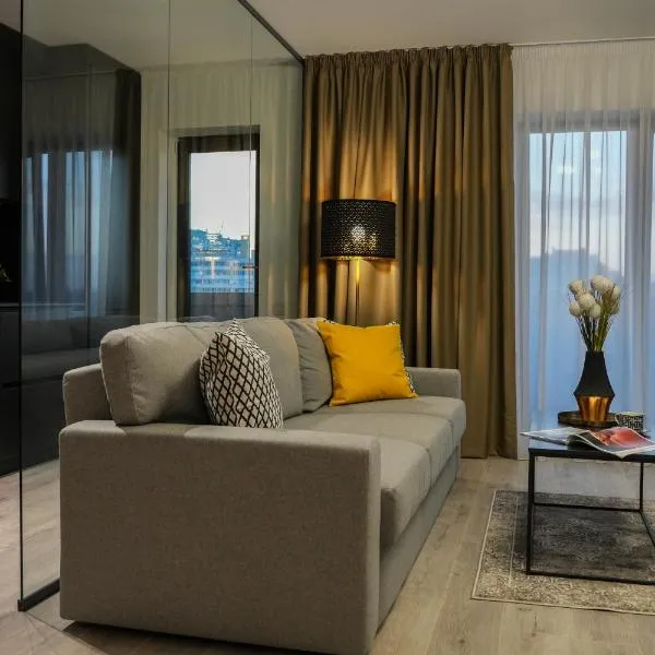 Luca - Luxury Park-View Apt with Balcony, hotell Bukarestis