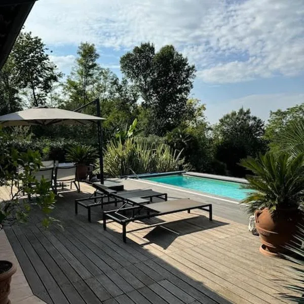 Villa La Quiete Inn -Private Pool - Parking - Wifi, hotel in Castenedolo