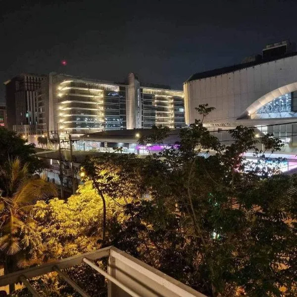 Popular Muang Thong Thani Condo, Building T9, Floor 4, Room 36, hotel in Thung Si Kan