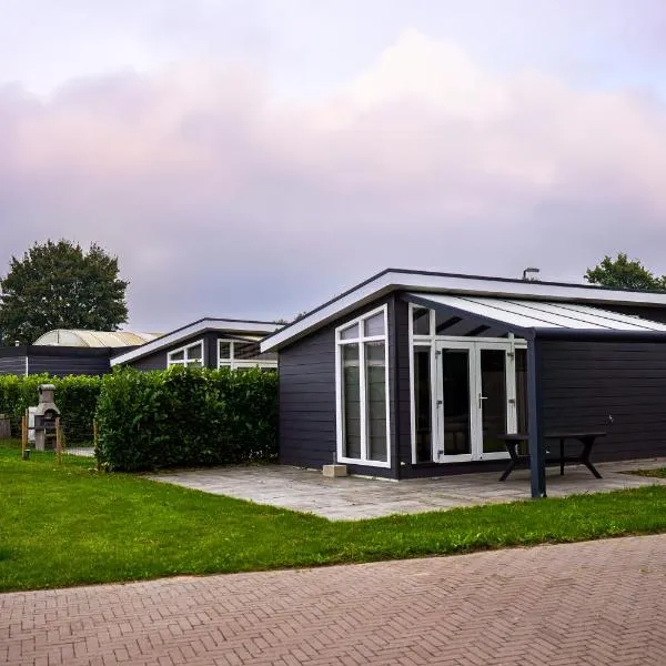 Vakantiehuis met vijverzicht, hotel v destinaci Lathum