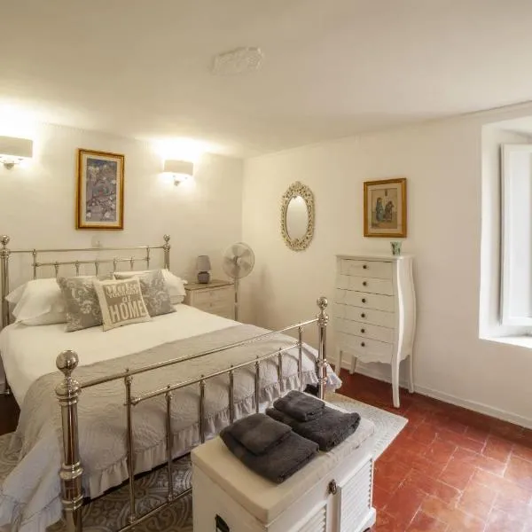 Casa Luna - Private Cottage -Exclusive Private Garden, hotel di Barga