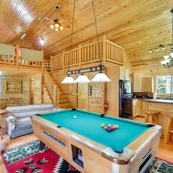 Hike, Unwind and Bring Your Pet Deadwood Cabin!, hotel v destinaci Deadwood