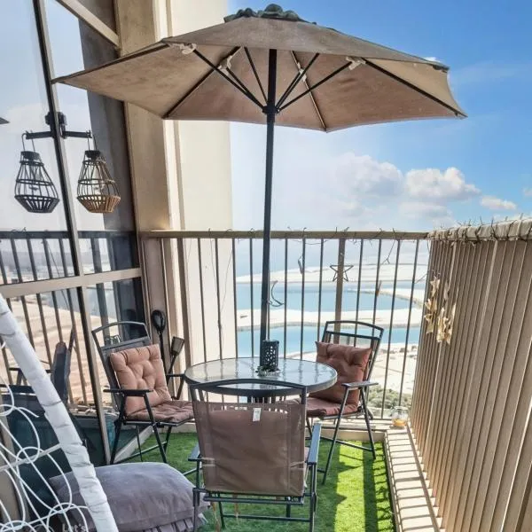 Upscale 2BR apartment with a complete view of the sea on Al Reem Island, hotel v destinaci Abu Dhabi