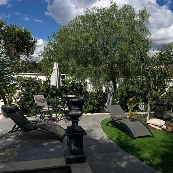 Villa con Jacuzzi, hotel v destinaci Ponte Galeria