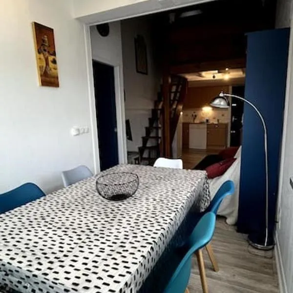 Charmant T2 Mezzanine Port Leucate – hotel w mieście Leucate