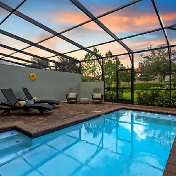 Solterra Magic, hotel in Davenport