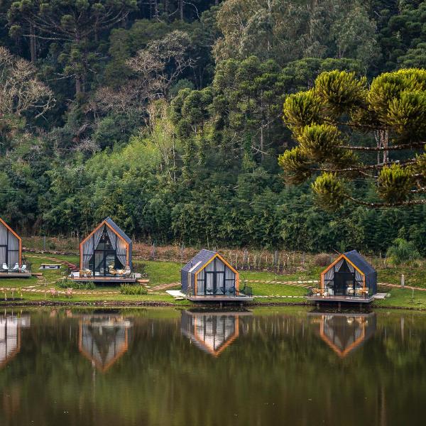 Celeiro Lake Village