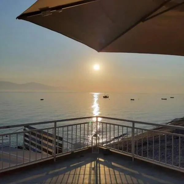Sophias house by the sea!, hotel v destinaci Xylokastro