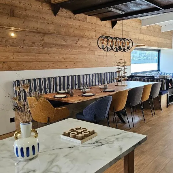 La Péniche - Gîte de groupe insolite, Hotel in Saint-Omer
