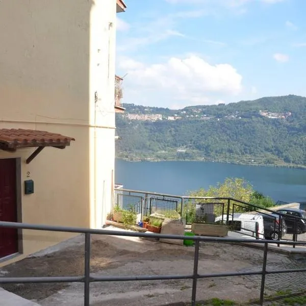 Casa con vista su Lago di Nemi, hotel in Genzano di Roma