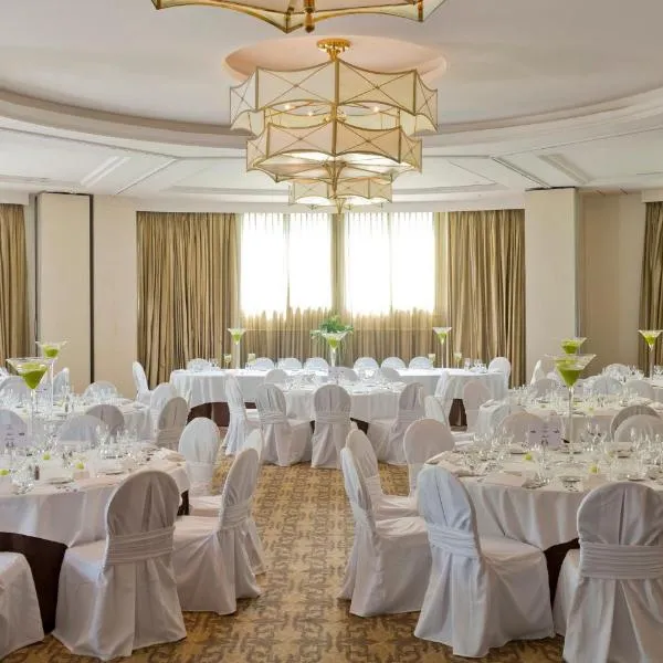 InterContinental Hotels Chantilly Chateau Mont Royal by IHG, hotel v destinaci Chantilly