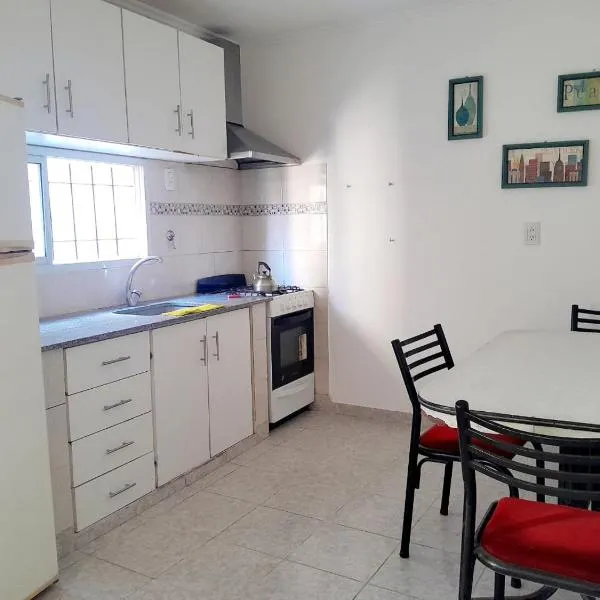 Departamento temporario Doña Aurora, hotelli kohteessa Pergamino