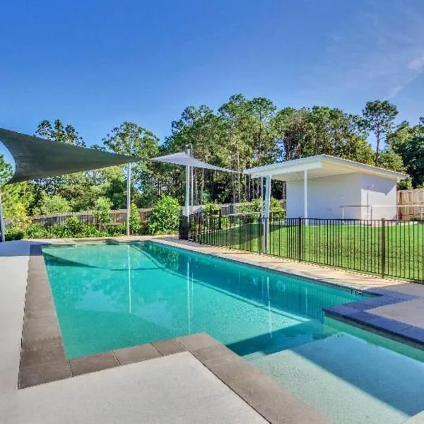 Cute Townhouse Near North Lakes, hotel din North Lakes