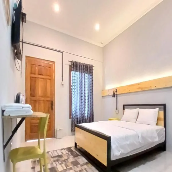 Kenewae Living Near Alun-alun Wonosari Mitra RedDoorz, hótel í Wonosari