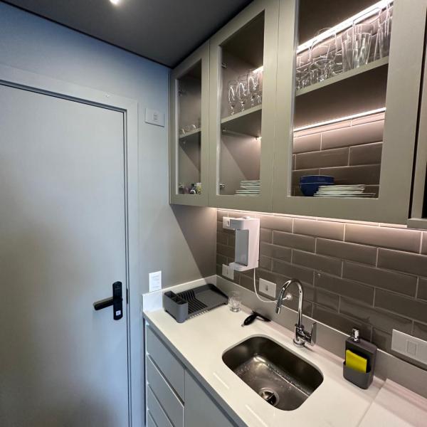 Studio Novo Moderno com Máquina de Lavar Privativa - Foto 3