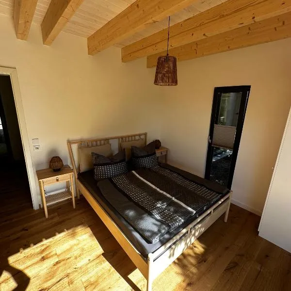 Ferienwohnung STENJA - made of wood, hotel v Drážďanech