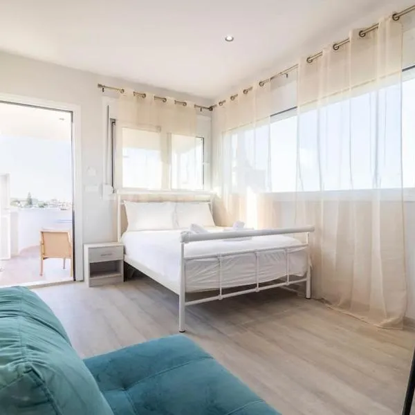 Elegant Suite near Beach 7, hotel v destinácii Ayía Marína
