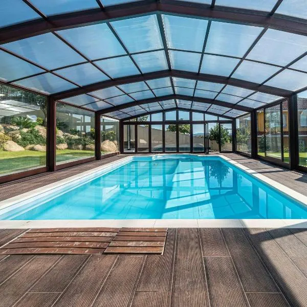 Lujo a estrenar con piscina cubierta โรงแรมในTeo