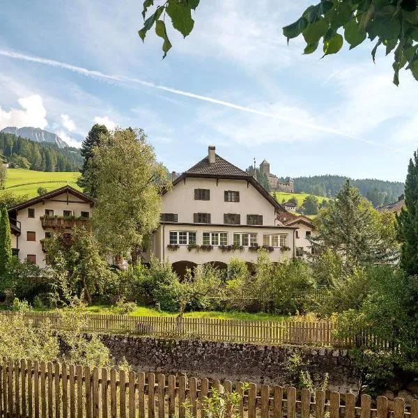 Zum Hirschen Al Cervo, hotel v destinaci Sarntal