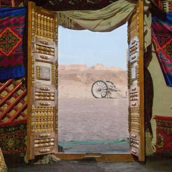 Ayazkala yurt camp、Bŭstonのホテル