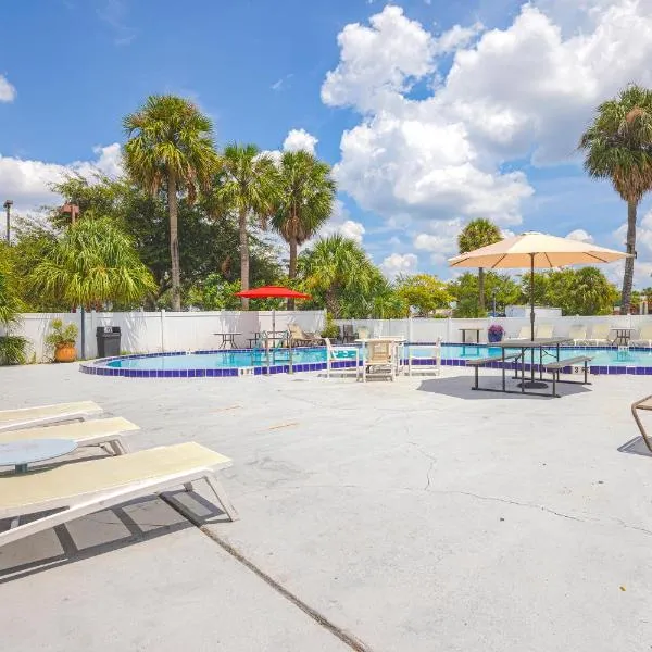 Liberty Garden Inn by OYO Kissimmee near Disney World、キシミーのホテル