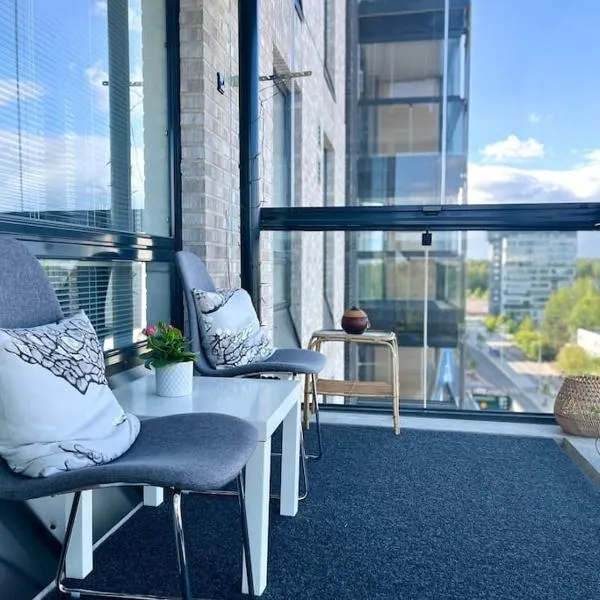 Easy&comfortable living in the middle of services, hotel in Espoo