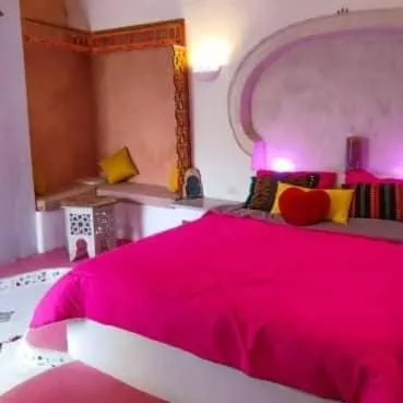Chambre dans une maison d'hôtes, hotel in Medenine