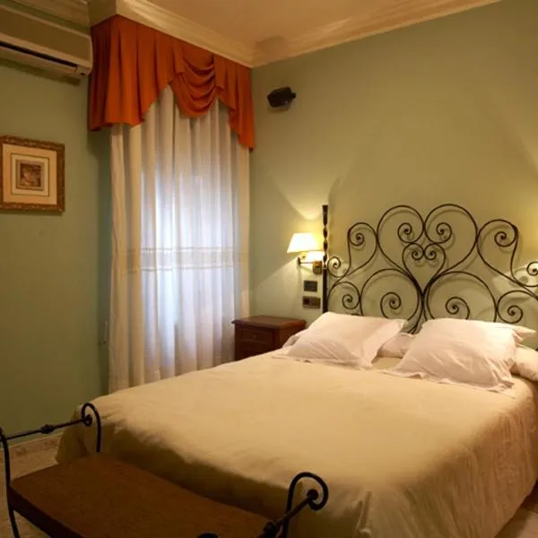 Hotel Juanito: La Roda'da bir otel