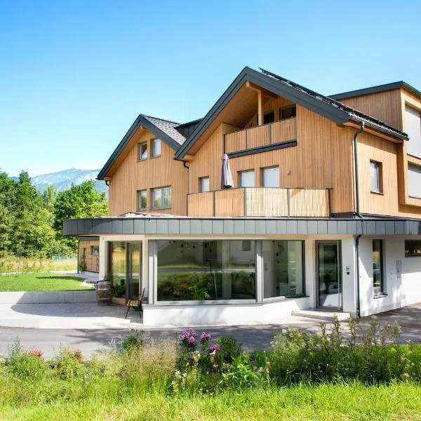 Moosaik Appartements, hotel in Strobl